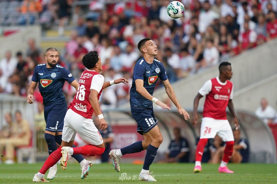 的突袭和创 的突袭和创