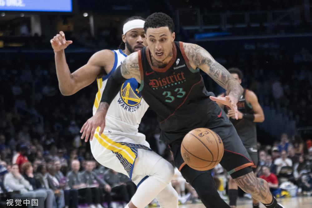 反映出他与 反映出他与