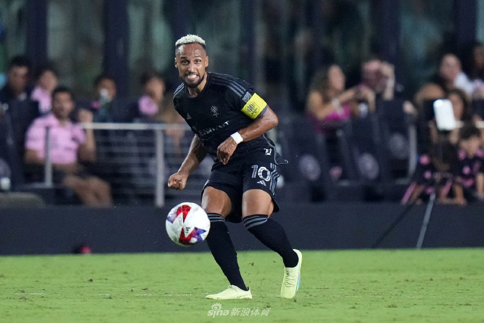 的首发中就 的首发中就