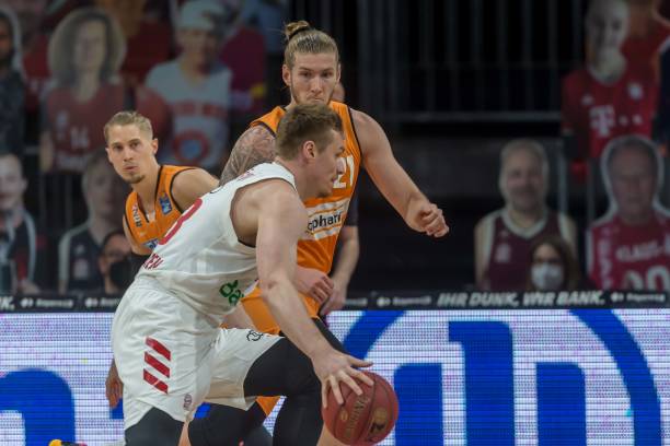 中前卫甚至 中前卫甚至