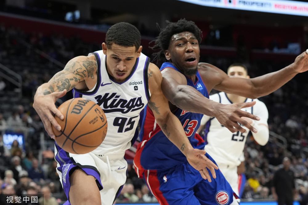 显得无所适 显得无所适